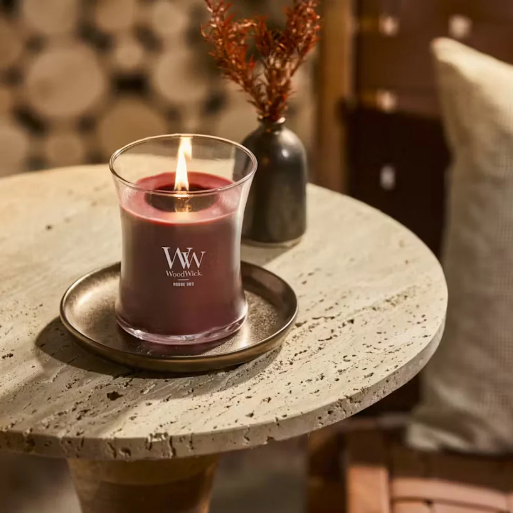WoodWick Rouge Oud Medium Hourglass Jar Candle - Image 3